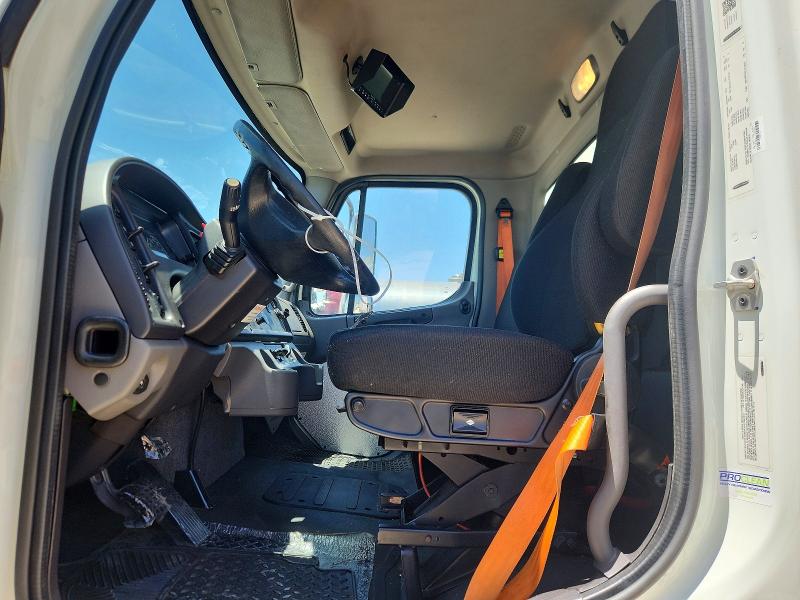 2019 Freightliner All other VIN 3ALACXFC9KDKT0981 COPART salvage auction — MINOR DENT/SCRATCHES, CT, sold $11,100 on 2026-09-01 (photo 7)