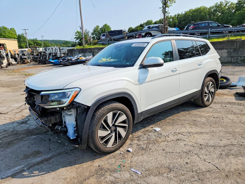 2024 Volkswagen Atlas VIN 1V2KR2CA5RC532322 — COPART salvage auction photo