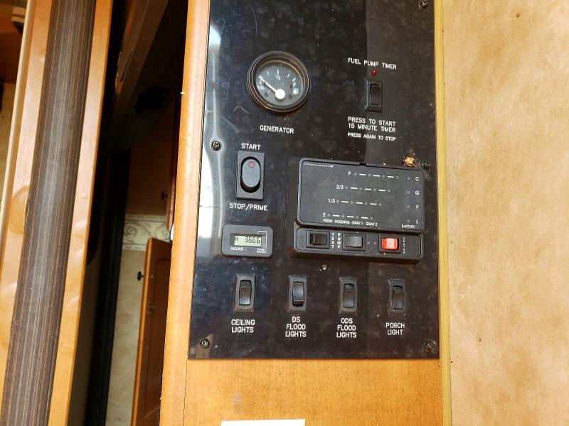 2010 Heartland rvs VIN 5SFCG3021AE204836 COPART salvage auction — ROLLOVER, MN - CERT OF TITLE-SALVAGE, sold $30 on 2026-09-17 (photo 8)