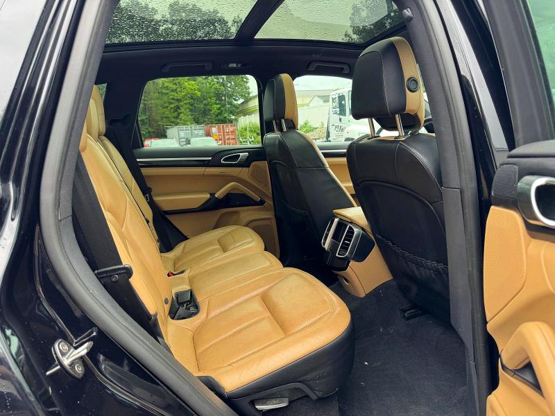 2017 Porsche Cayenne VIN WP1AE2A24HLA72698 COPART salvage auction — MINOR DENT/SCRATCHES, Salvage Title, sold $10,700 on 2026-08-25 (photo 8)