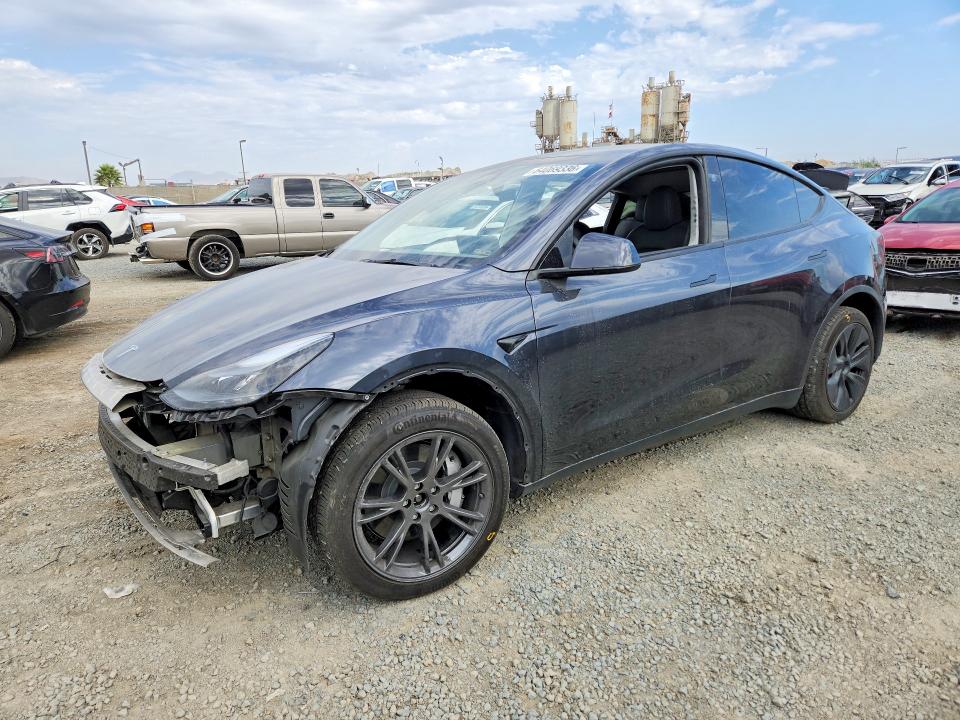 2024 Tesla Model y VIN 7SAYGAEE0RF133318 — COPART salvage auction photo