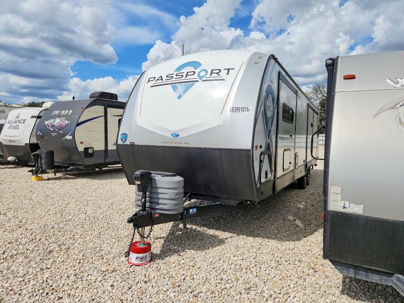 2024 Keystone rv . VIN 4YDTPPR23RD411742 COPART salvage auction — WATER/FLOOD, TX - SALVAGE TITLE-FLOOD DAMAGE, sold $6,200 on 2026-09-24 (photo 2)