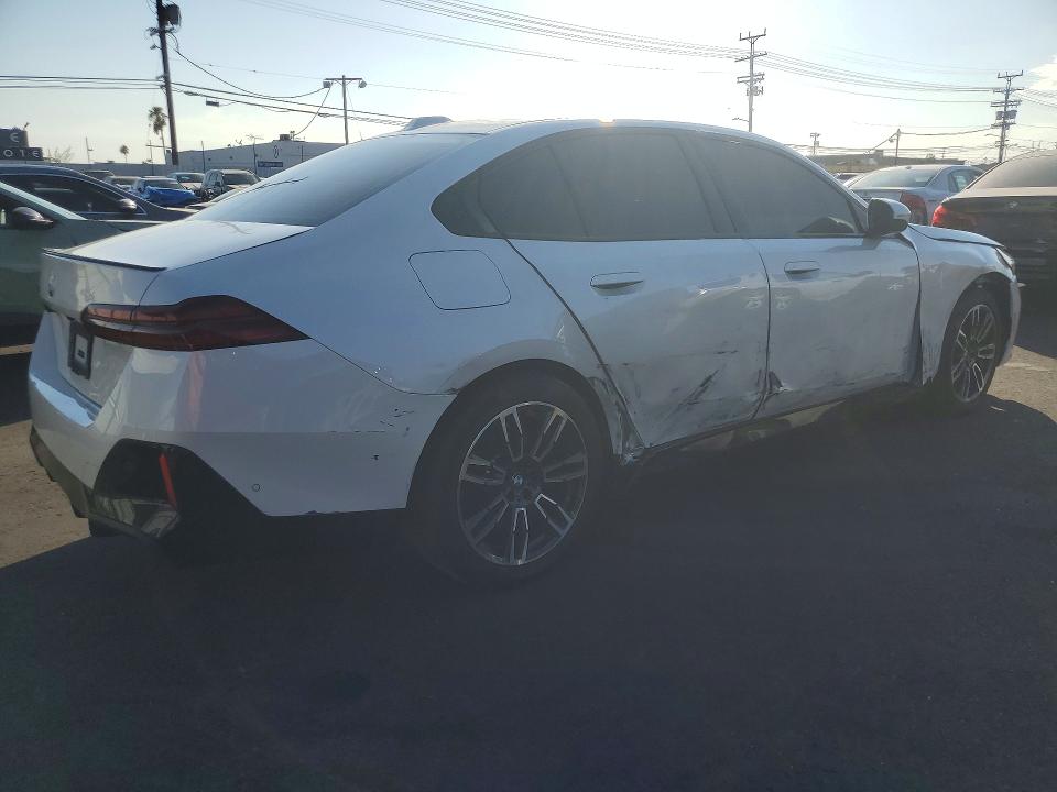 2024 BMW 5er VIN WBA43FJ05RCS99097 COPART salvage auction — SIDE, Ca - Dis/Dlr/Exp Clean W/Salv Hist, sold $28,750 on 2026-08-17 (photo 3)