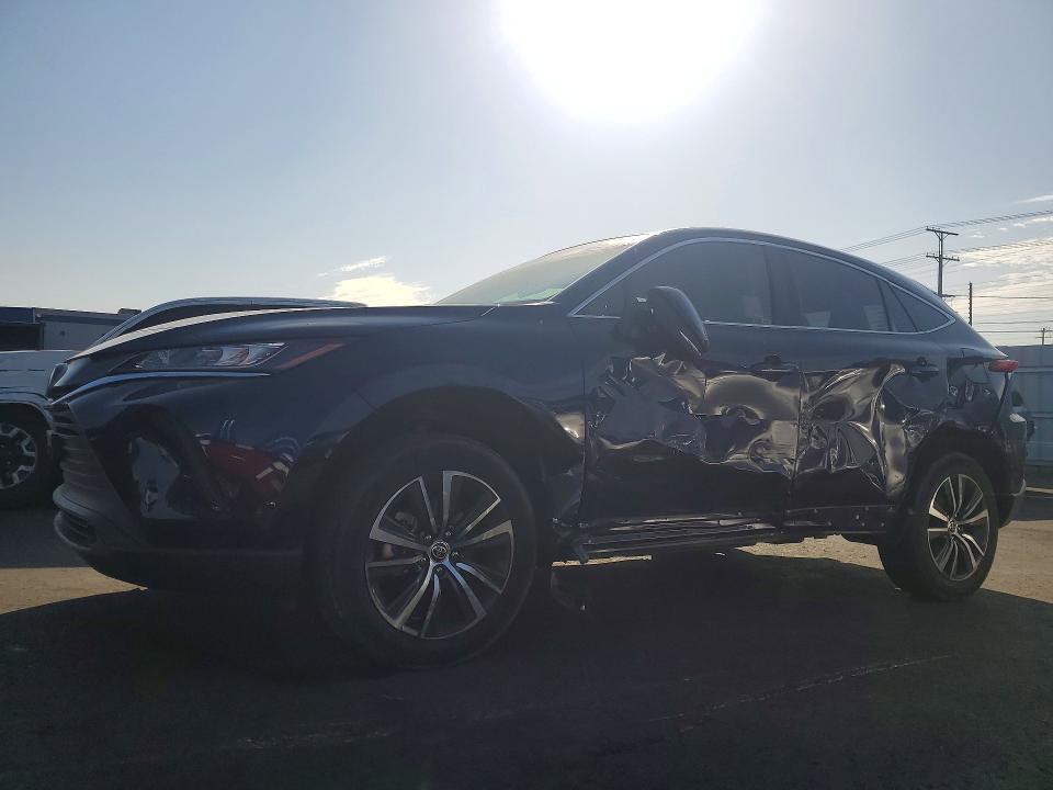 2022 Toyota Venza VIN JTEAAAAH1NJ113643 — COPART salvage auction photo