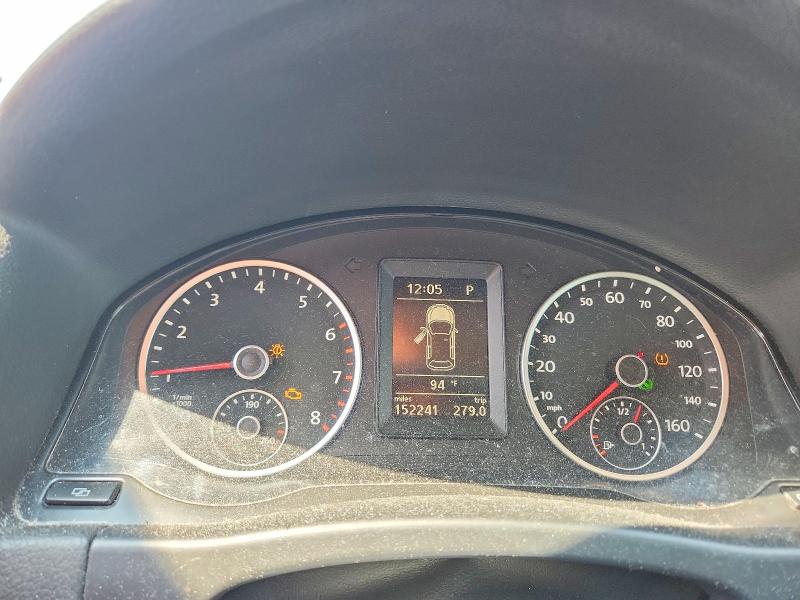 2012 Volkswagen Tiguan VIN WVGAV7AX1CW004999 COPART salvage auction — NORMAL WEAR, IA - CERTIFICATE OF TITLE, sold $1,500 on 2026-08-14 (photo 9)