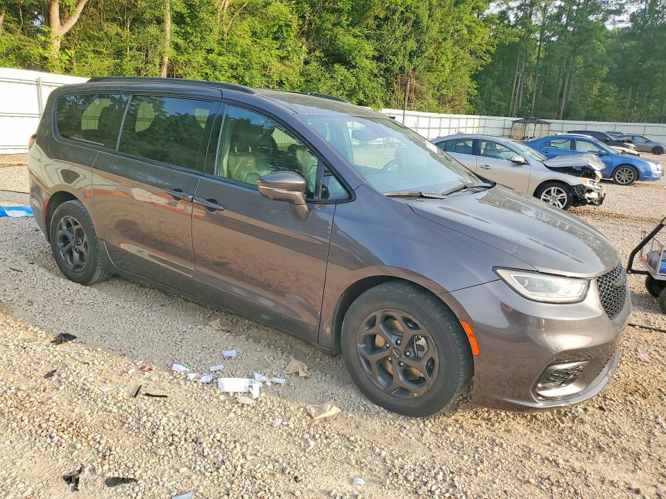 2021 Chrysler Pacifica VIN 2C4RC1L78MR586889 COPART salvage auction — MINOR DENT/SCRATCHES, Nc - Dealer Only Clean Title (P), sold $8,300 on 2026-08-21 (photo 4)