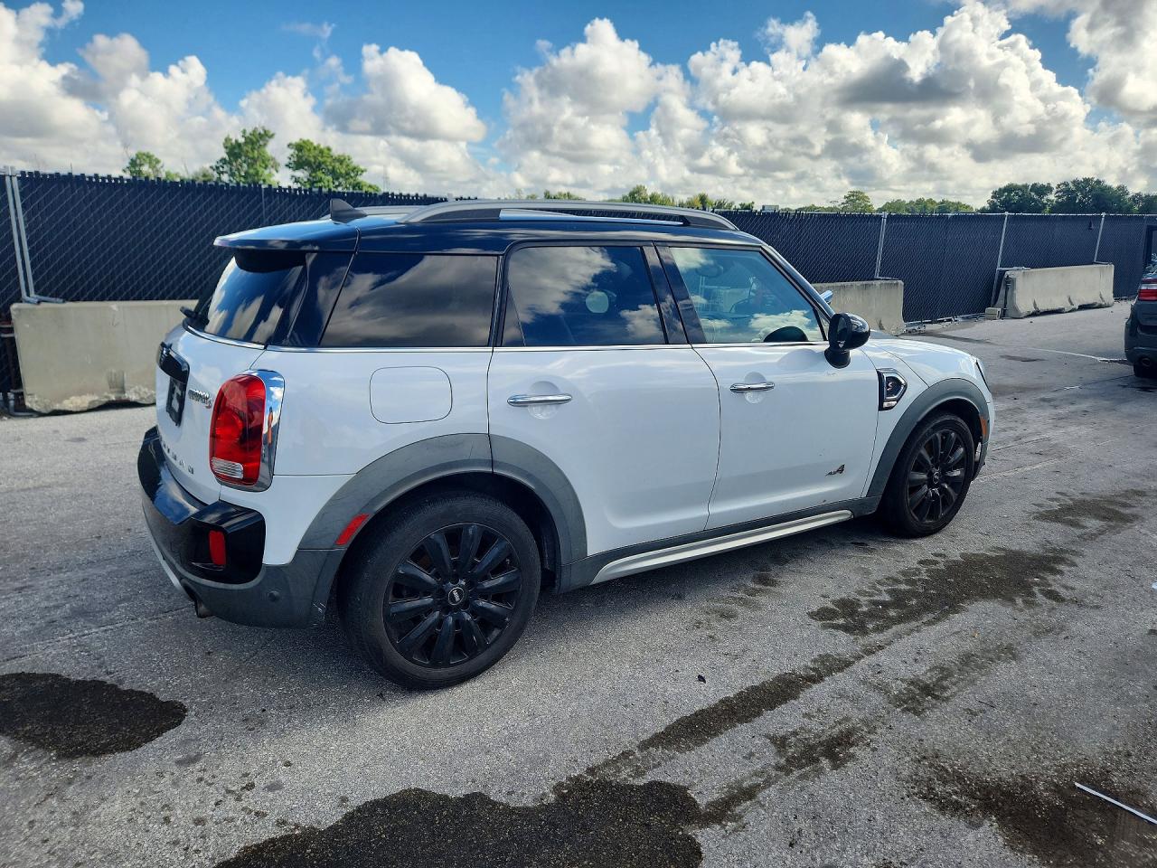 2017 Mini Cooper VIN WMZYT5C34H3D78977 COPART salvage auction — Minor Dent/Scratches, AL - CERTIFICATE OF TITLE, sold $4,200 on 2026-09-25 (photo 3)
