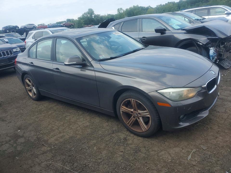 2013 BMW 3er VIN WBA3B5C55DF594192 COPART salvage auction — MECHANICAL, Ct - Certificate Of Title, sold $500 on 2026-08-21 (photo 4)