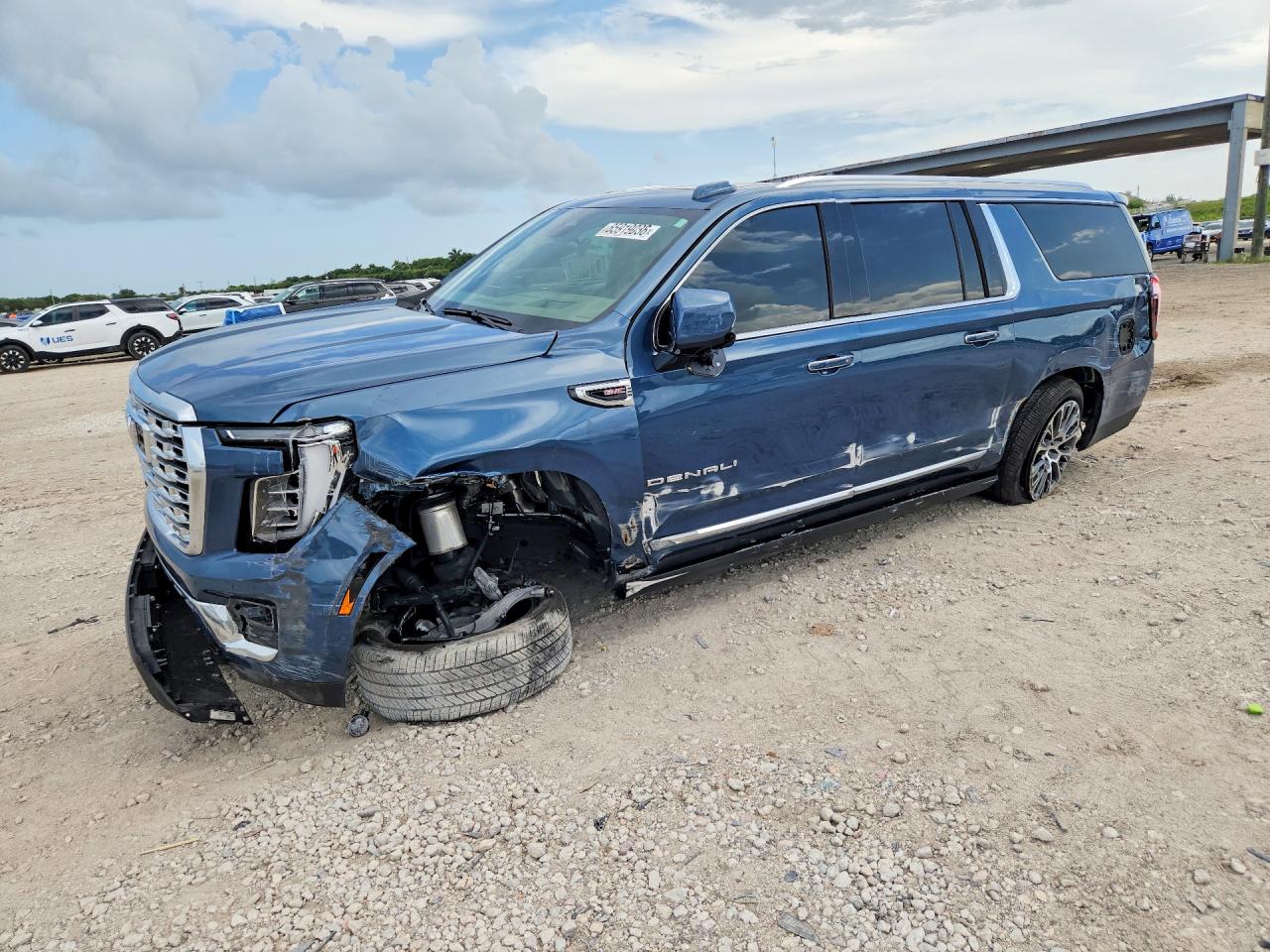 2025 GMC Yukon XL VIN 1GKS1JRL8SR300638 — COPART salvage auction photo