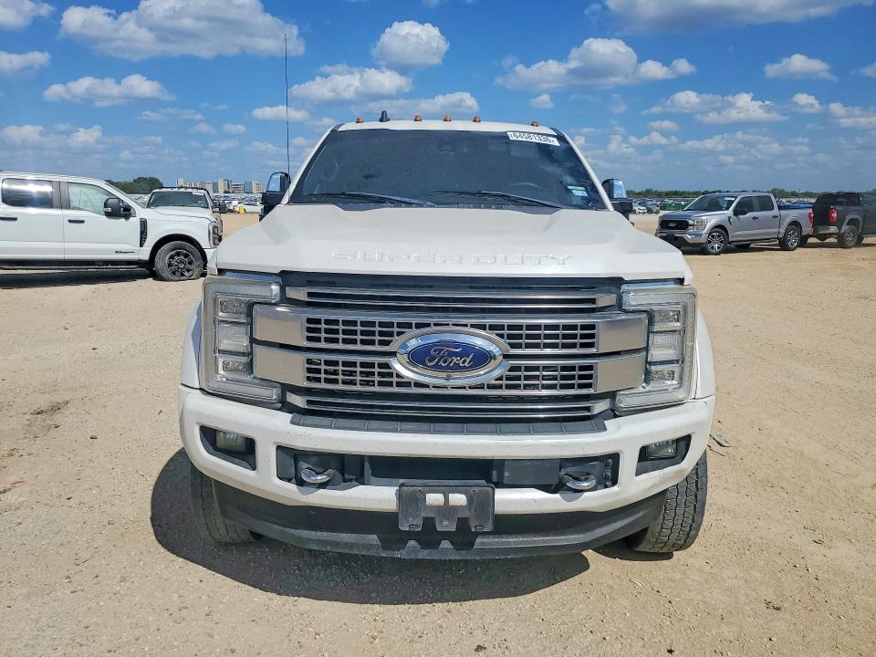 2019 Ford F450 VIN 1FT8W4DT0KED25427 COPART salvage auction — STRIPPED, Tx - Certificate Of Title (P), sold $22,300 on 2026-08-26 (photo 5)