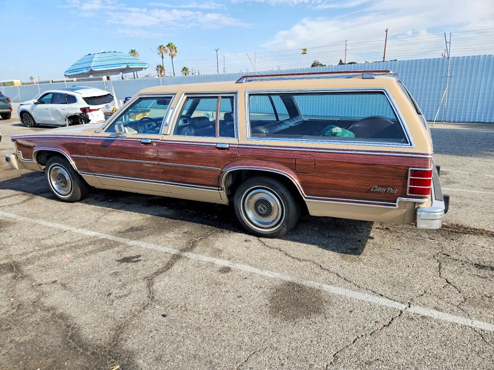 1985 Mercury Grand marquis VIN 2MEBP94F9FX709042 COPART salvage auction — MINOR DENT/SCRATCHES, NJ - DIS/DLR/EXP ONLY CLEAN TITLE, sold $4,700 on 2026-08-25 (photo 2)