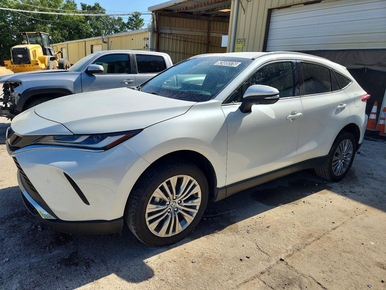 2024 Toyota Venza VIN JTEAAAAH1RJ179972 — COPART salvage auction photo