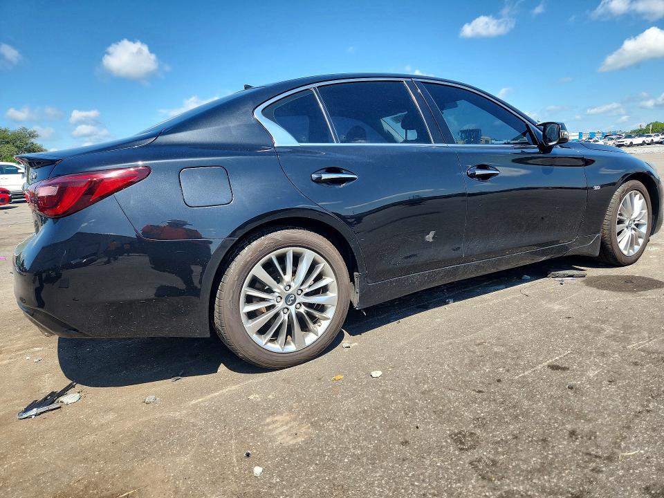 2018 Infiniti Q50 VIN JN1EV7AR3JM430177 COPART salvage auction — MINOR DENT/SCRATCHES, Fl - Certificate Of Title, sold $5,000 on 2026-08-26 (photo 3)