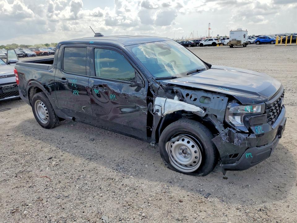 2025 Ford Maverick VIN 3FTTW8A30SRB56139 COPART salvage auction — FRONT END, Salvage Title, sold $10,800 on 2026-08-31 (photo 4)
