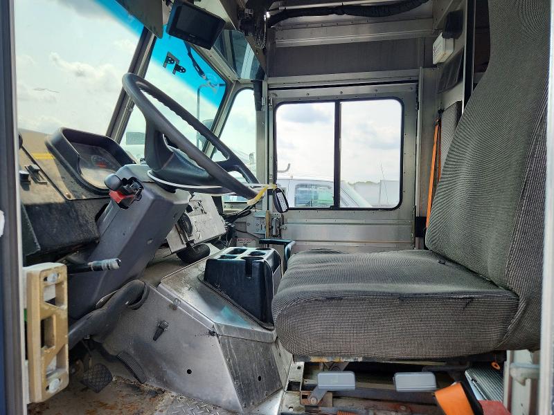 2021 Freightliner Chassis VIN 4UZAC2EA1MCML0872 COPART salvage auction — ROOF, PA - CERT OF TITLE, sold $1,400 on 2026-08-25 (photo 7)