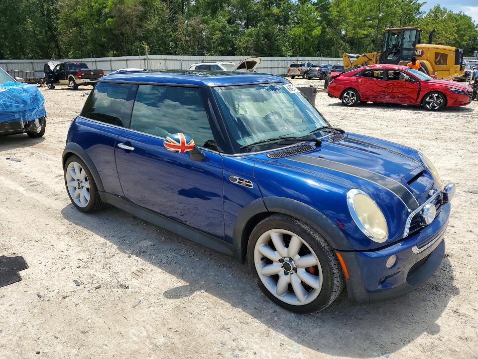 2003 Mini Cooper VIN WMWRE33493TD72528 COPART salvage auction — MINOR DENT/SCRATCHES, Fl - Cert Of Title Slvg Rebuildable, sold $275 on 2026-08-14 (photo 4)