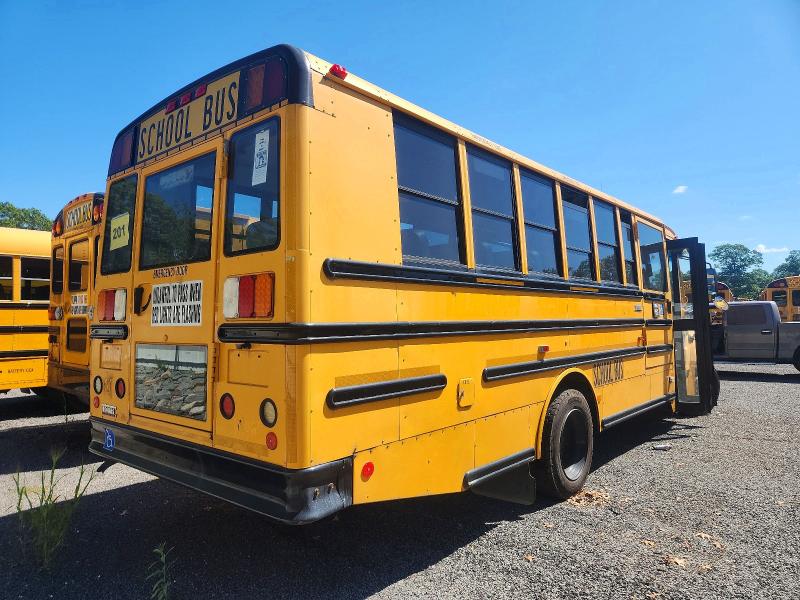 2011 Thomas Saf-t-liner c2 VIN 4UZABRDT6BCAU4866 COPART salvage auction — NORMAL WEAR, RI - CERTIFICATE OF TITLE, sold $100 on 2026-09-03 (photo 4)