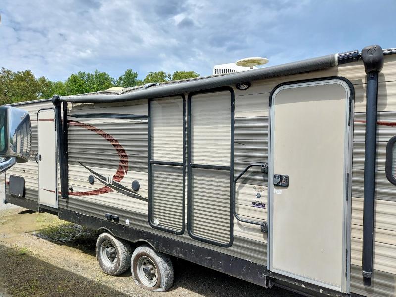 2016 Cherokee Travel trailer VIN 4X4TCKD20GX122607 COPART salvage auction — ROOF, Il - Salvage Cert-Flood, sold $1,500 on 2026-09-21 (photo 9)