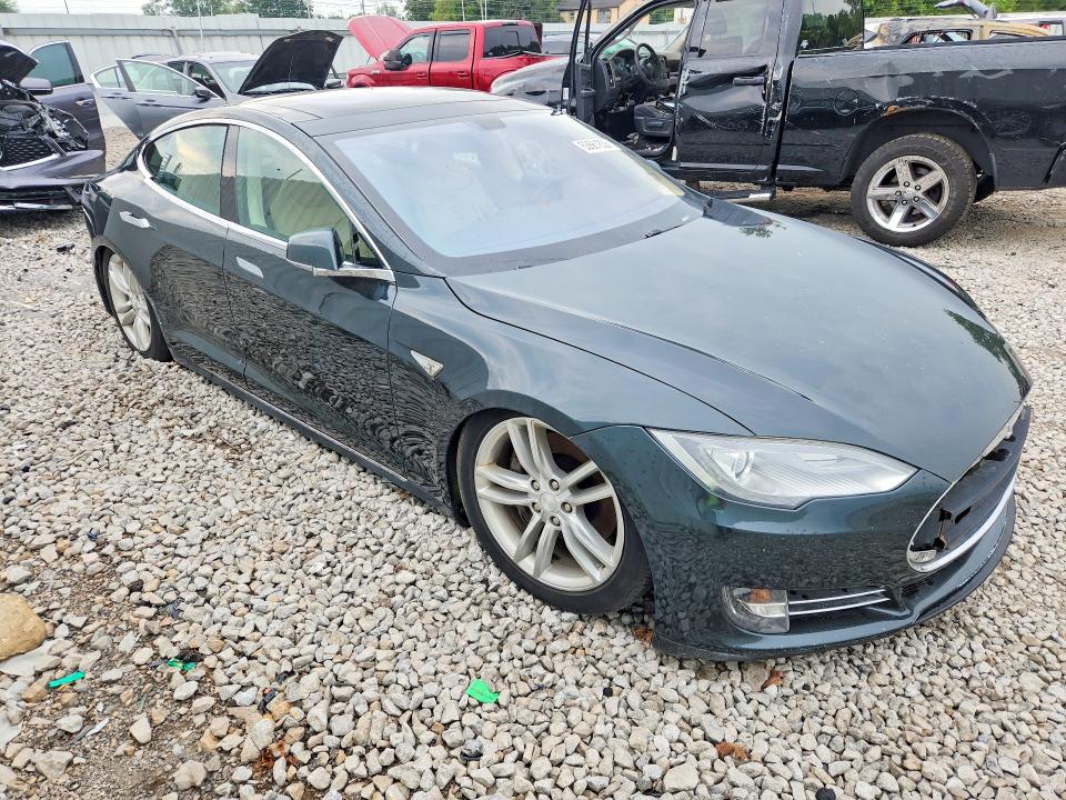 2013 Tesla Model s VIN 5YJSA1CN2DFP05490 COPART salvage auction — FRONT END, OH - CERTIFICATE OF TITLE, sold $925 on 2026-10-09 (photo 4)