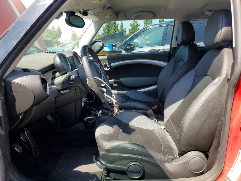 2009 Mini Cooper VIN WMWMF73569TT97366 COPART salvage auction — MINOR DENT/SCRATCHES, Ca - Dis/Dlr/Exp Only Clean Title, sold $300 on 2026-08-18 (photo 7)