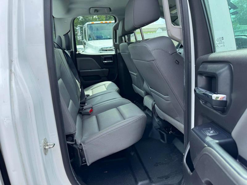 2018 Chevrolet Silverado VIN 1GCVKNEH4JZ255873 COPART salvage auction — MINOR DENT/SCRATCHES, Md - Certificate Of Title, sold $7,600 on 2026-08-31 (photo 9)