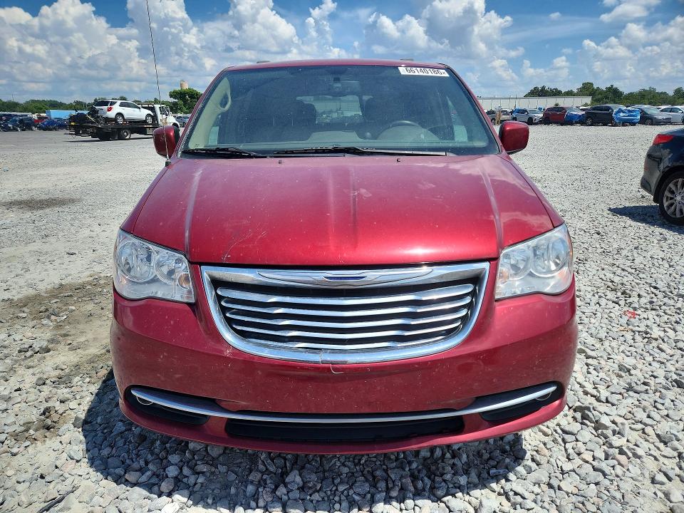 2015 Chrysler Voyager VIN 2C4RC1BG1FR752920 COPART salvage auction — MINOR DENT/SCRATCHES, Fl - Certificate Of Title, sold $1,782 on 2026-08-29 (photo 5)
