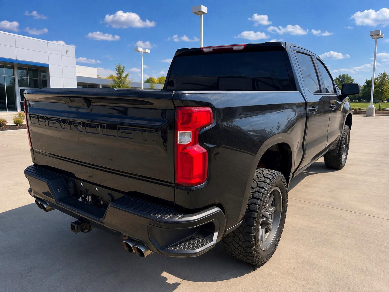 2020 Chevrolet Silverado VIN 3GCUYEED9LG422061 COPART salvage auction — Minor Dent/Scratches, OK - CERTIFICATE OF TITLE (P), sold $15,700 on 2026-08-20 (photo 4)