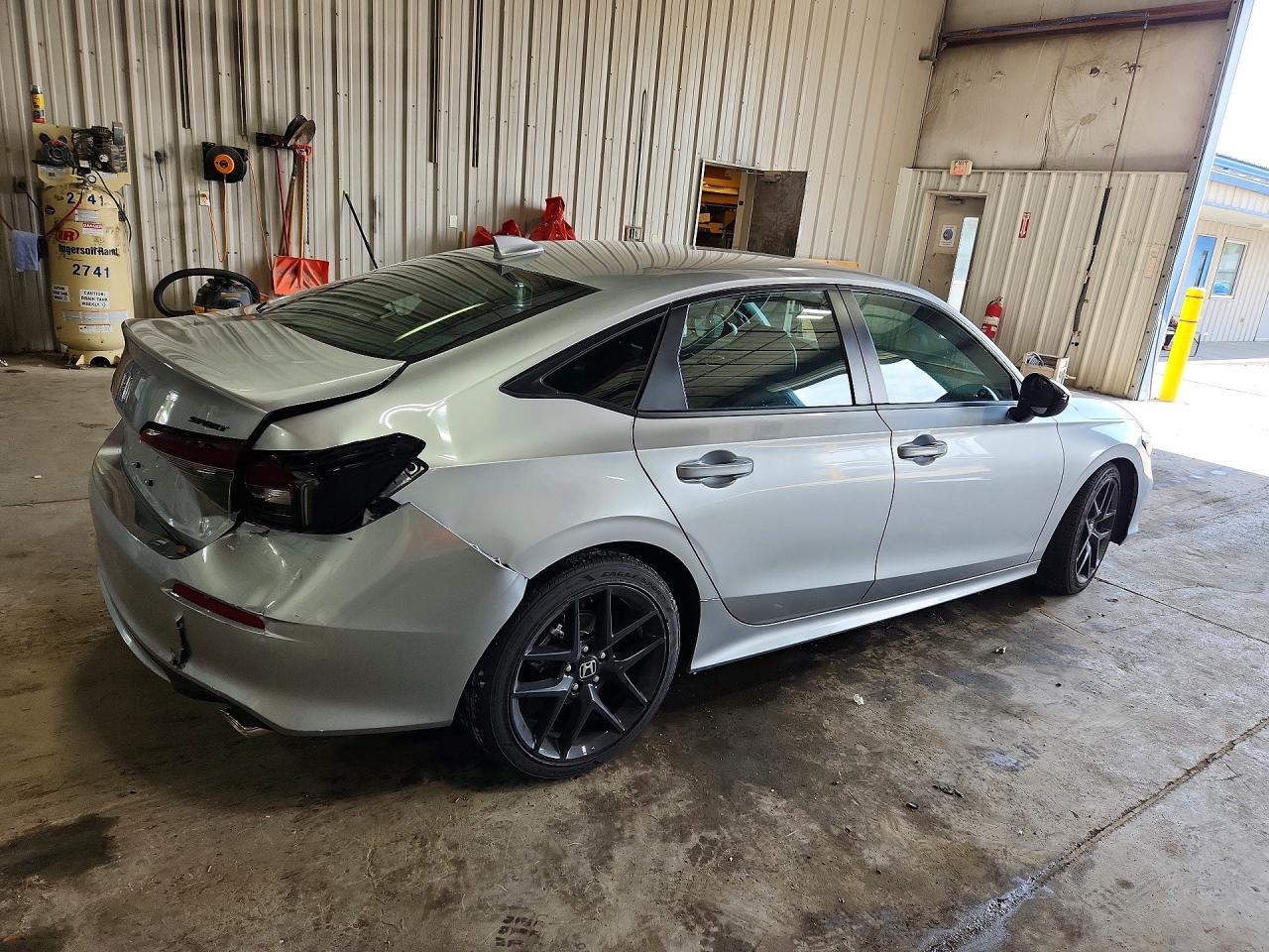 2026 Honda Civic VIN 2HGFE2F52TH572909 COPART salvage auction — Rear End, Sm - Salvage Title, sold $10,200 on 2026-09-23 (photo 3)