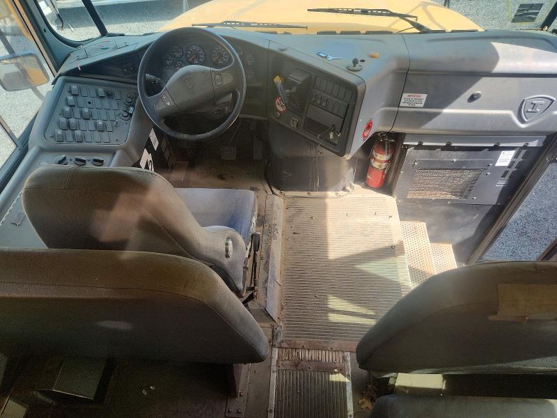 2014 Ic VIN 4DRBUAAN8EB787896 COPART salvage auction — NORMAL WEAR, RI - CERTIFICATE OF TITLE, sold $2,000 on 2026-10-06 (photo 8)