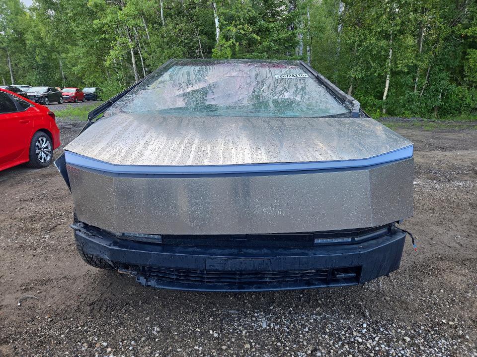2025 Tesla Cybertruck VIN 7G2CEHEE8SA065579 COPART salvage auction — ALL OVER, ON - PERMIT SALVAGE, sold $27,000 on 2026-09-08 (photo 5)