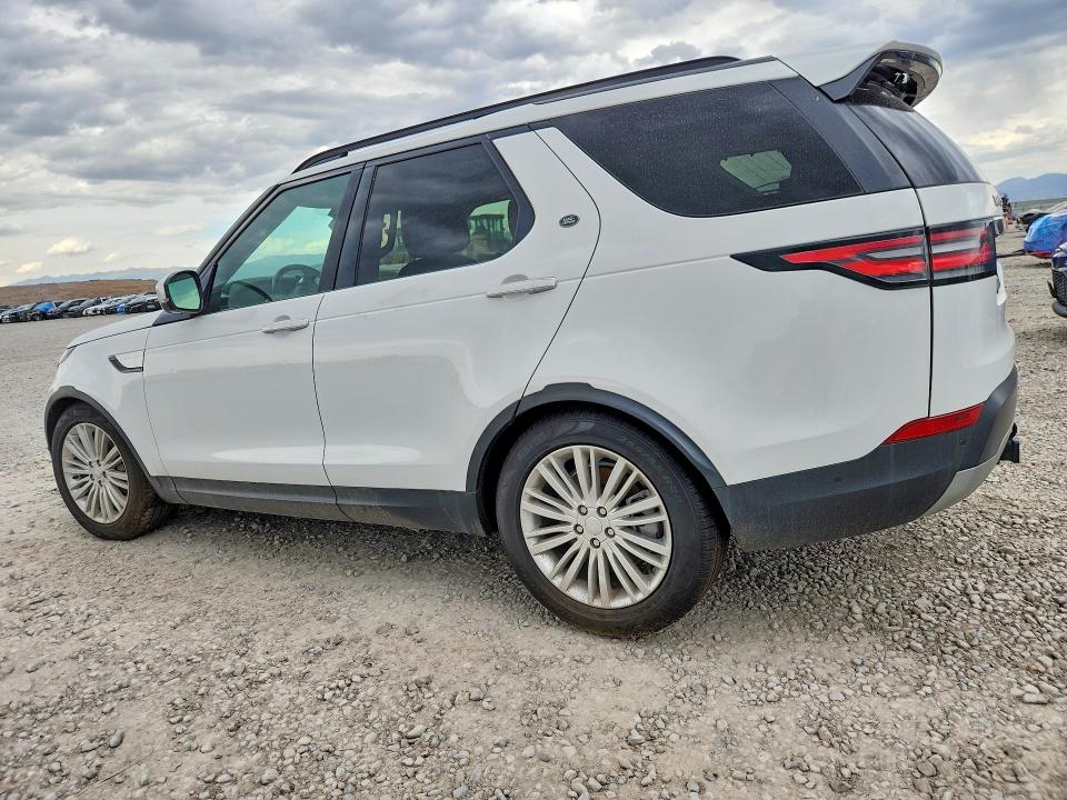 2018 Land rover Discovery VIN SALRT2RV3JA057421 COPART salvage auction — MINOR DENT/SCRATCHES, Salvage Title, sold $1,350 on 2026-09-18 (photo 2)
