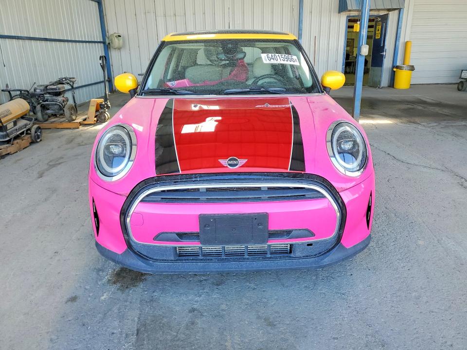 2023 Mini Cooper VIN WMW33DK04P2T77242 COPART salvage auction — REAR END, Co - Public - Salvage Title, sold $10,200 on 2026-09-01 (photo 5)