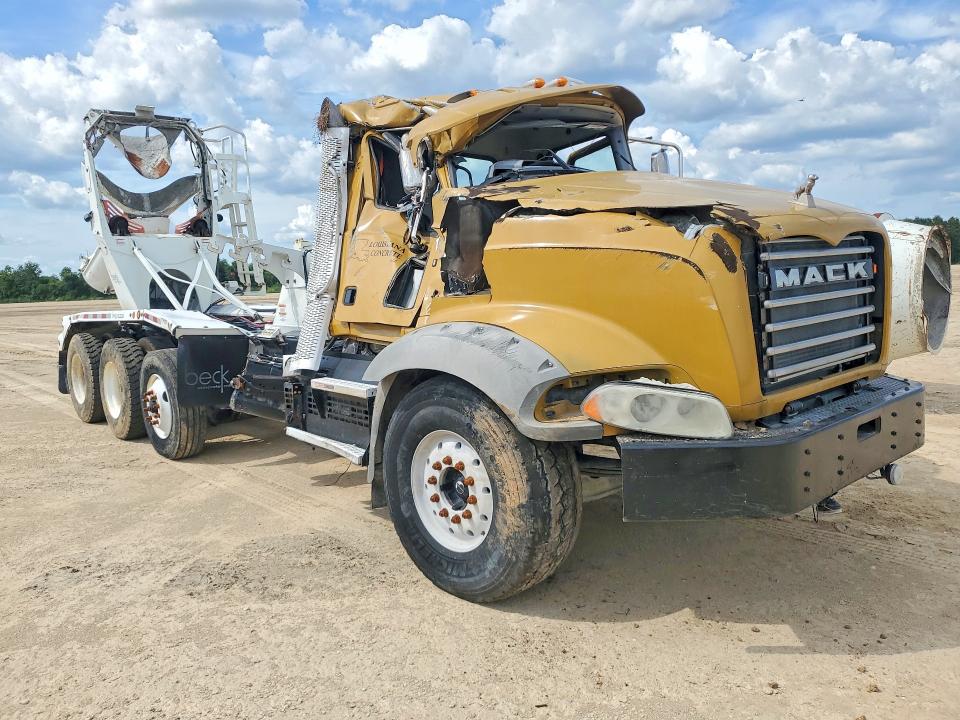 2024 Mack Unknown VIN 1M2GR2NC9RM004763 COPART salvage auction — ROLLOVER, LA - CERT OF TITLE-SALVAGE, sold $12,400 on 2026-09-05 (photo 4)