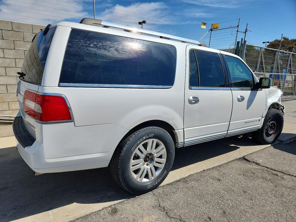 2011 Lincoln Navigator VIN 5LMJJ3H59BEJ04598 COPART salvage auction — FRONT END, Ca - Salvage Acquisition Billofsale, sold $525 on 2026-09-29 (photo 3)