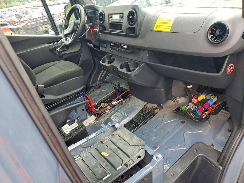 2019 Mercedes-benz Sprinter VIN WD4PF1CD7KP146350 COPART salvage auction — MECHANICAL, In - Certificate Of Title, sold $9,500 on 2026-10-27 (photo 8)