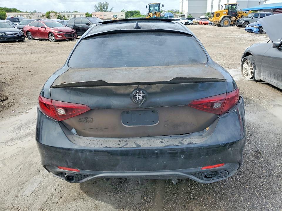 2017 Alfa romeo Giulia VIN ZARFAECN2H7559683 COPART salvage auction — BURN, Fl - Cert Of Title-Rebuilt, sold $1,000 on 2026-08-11 (photo 6)