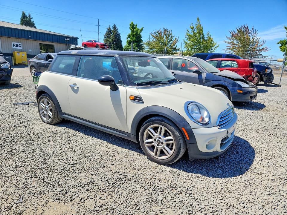 2011 Mini Cooper VIN WMWSU3C58BT183913 COPART salvage auction — MECHANICAL, OR - CERTIFICATE OF TITLE, sold $700 on 2026-08-18 (photo 4)