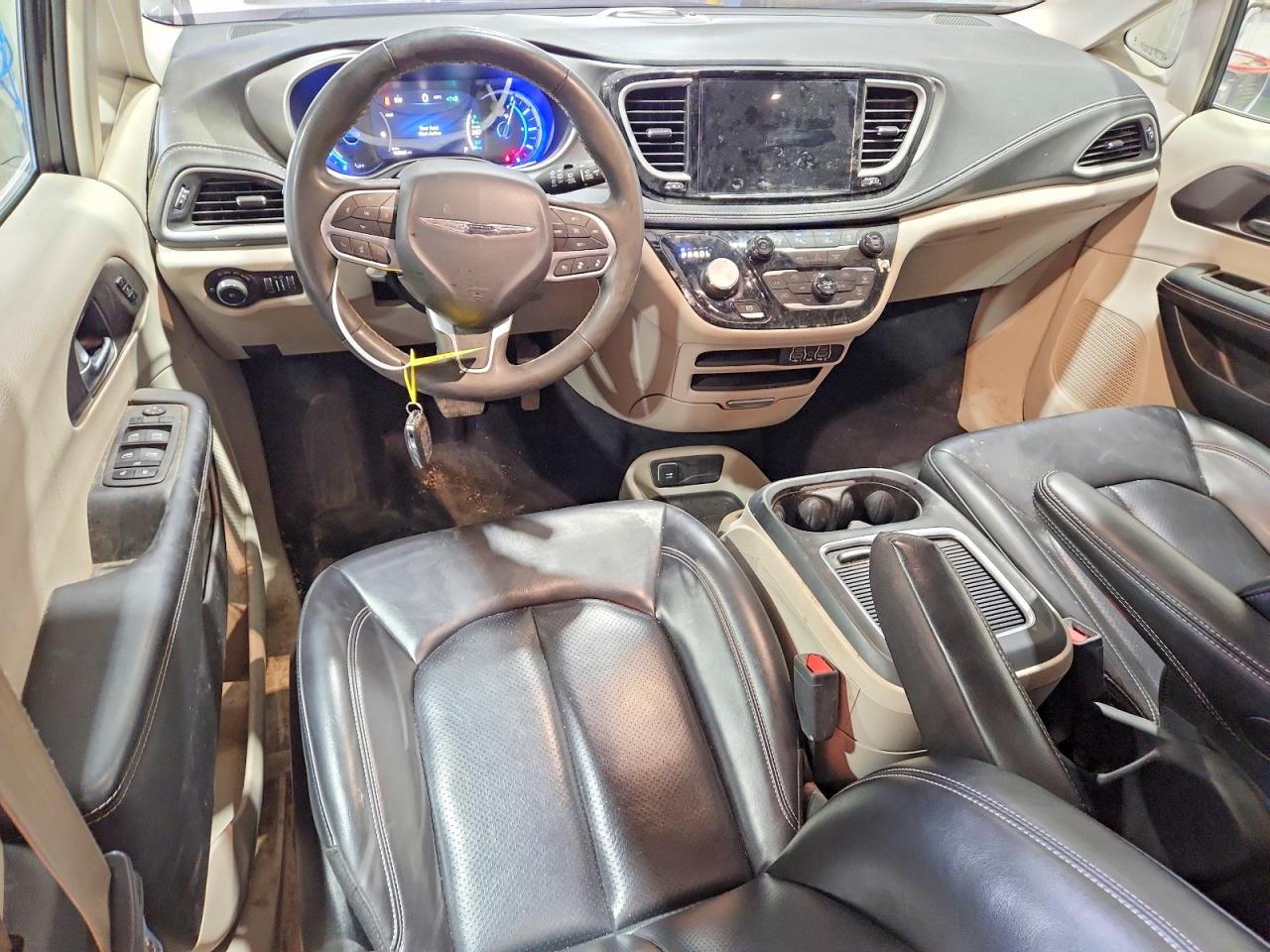 2023 Chrysler Pacifica VIN 2C4RC1L75PR572694 COPART salvage auction — Minor Dent/Scratches, Ct - Clean Title, sold $10,900 on 2026-09-28 (photo 8)