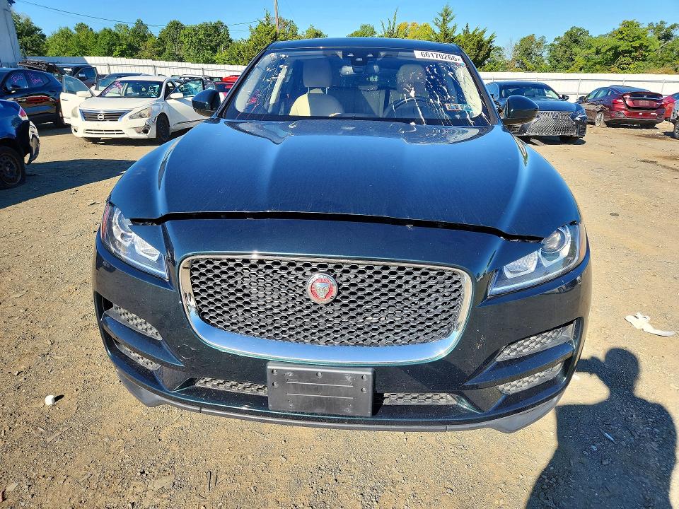 2017 Jaguar F-pace VIN SADCJ2BV6HA499671 COPART salvage auction — NORMAL WEAR, Wv - Certificate Of Title, sold $4,300 on 2026-09-10 (photo 5)