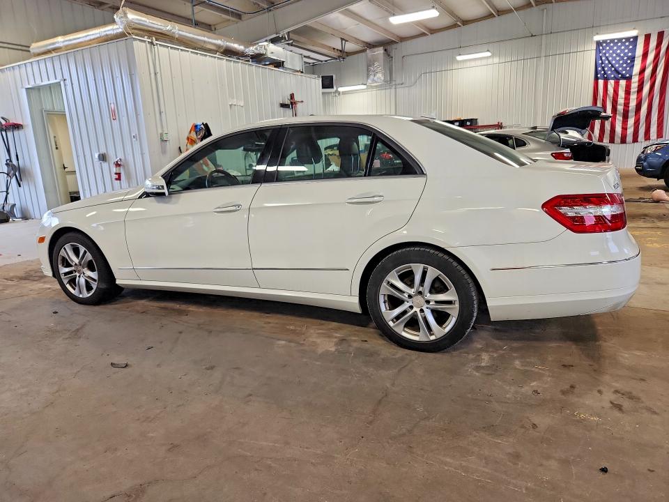 2010 Mercedes-benz E-klasse VIN WDDHF8HB9AA163186 COPART salvage auction — MECHANICAL, Sd - Certificate Of Title, sold $525 on 2026-08-18 (photo 2)