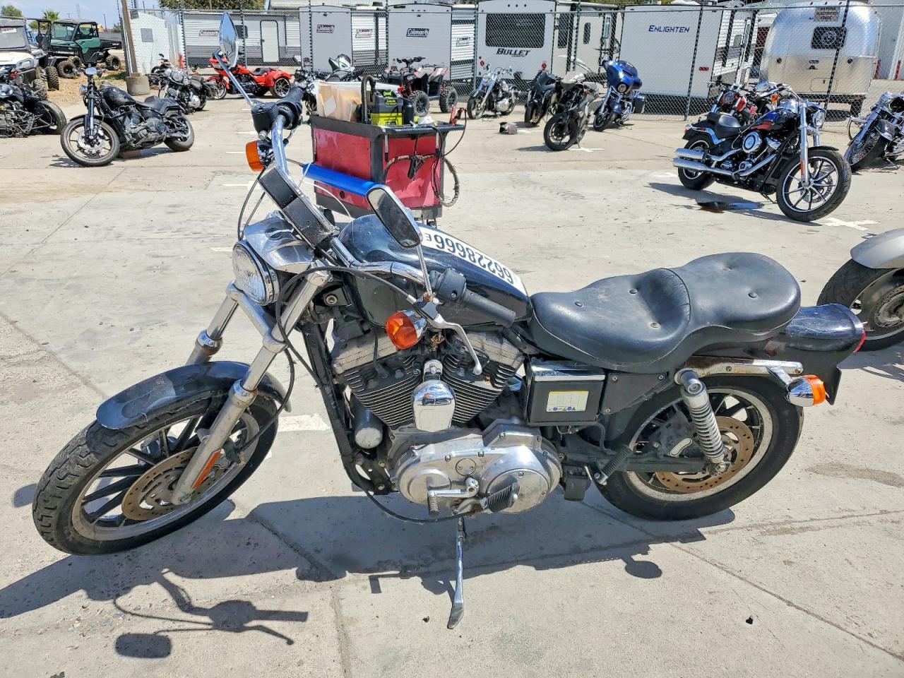 2000 Harley-Davidson XL1200 VIN 1HD1CAP34YK144005 COPART salvage auction — Minor Dent/Scratches, CA - DIS/DLR/EXP APP FOR DUP CLEAN, sold $550 on 2026-09-24 (photo 3)