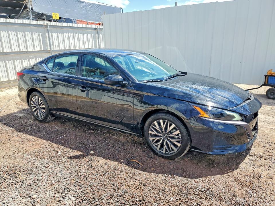 2026 Nissan Altima VIN 1N4BL4DV5TN321137 COPART salvage auction — FRONT END, HI - CERTIFICATE OF TITLE, sold $11,200 on 2026-08-31 (photo 4)