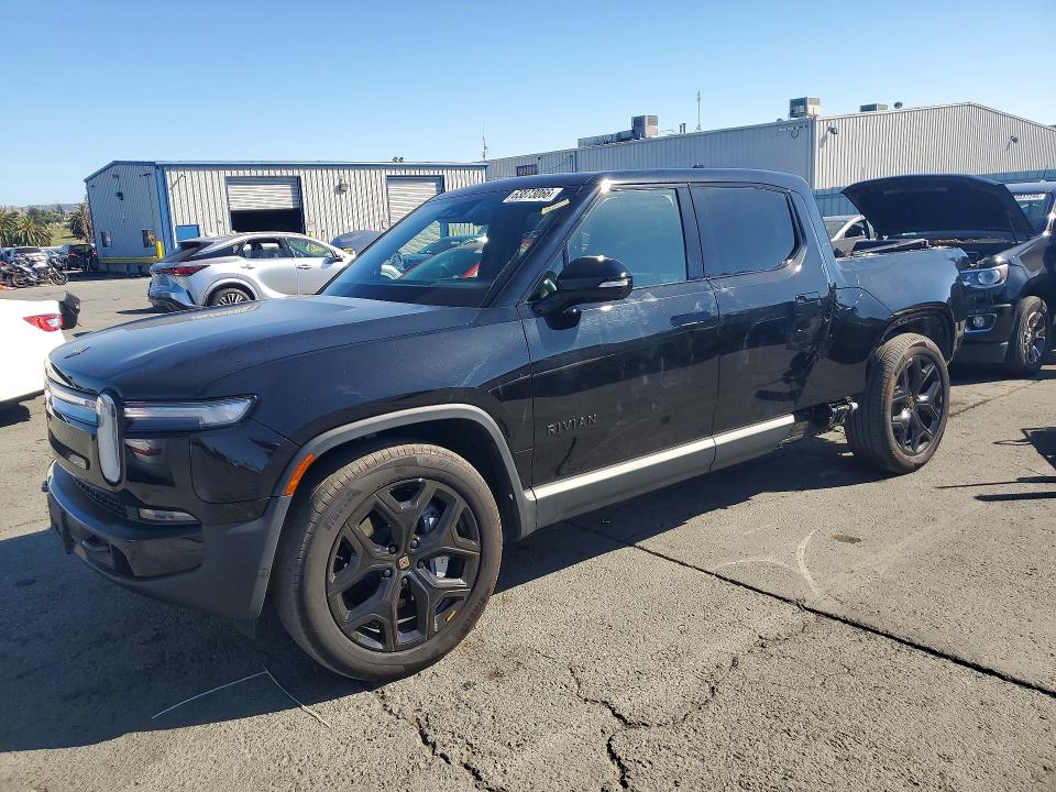 2025 Rivian R1t VIN 7FCTGBAA2SN036560 — COPART salvage auction photo