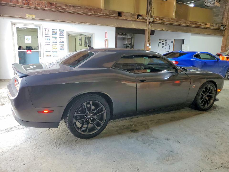 2021 Dodge Challenger VIN 2C3CDZFJ0MH586906 COPART salvage auction — MINOR DENT/SCRATCHES, Nj - Certificate Of Title, sold $14,200 on 2026-10-09 (photo 3)