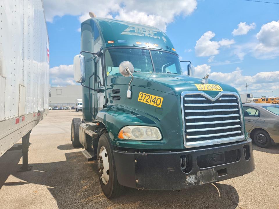 2018 Mack Cxu612 VIN 1M1AW01X9JM010471 COPART salvage auction — MECHANICAL, OK - CERTIFICATE OF TITLE (P), sold $4,650 on 2026-09-18 (photo 4)