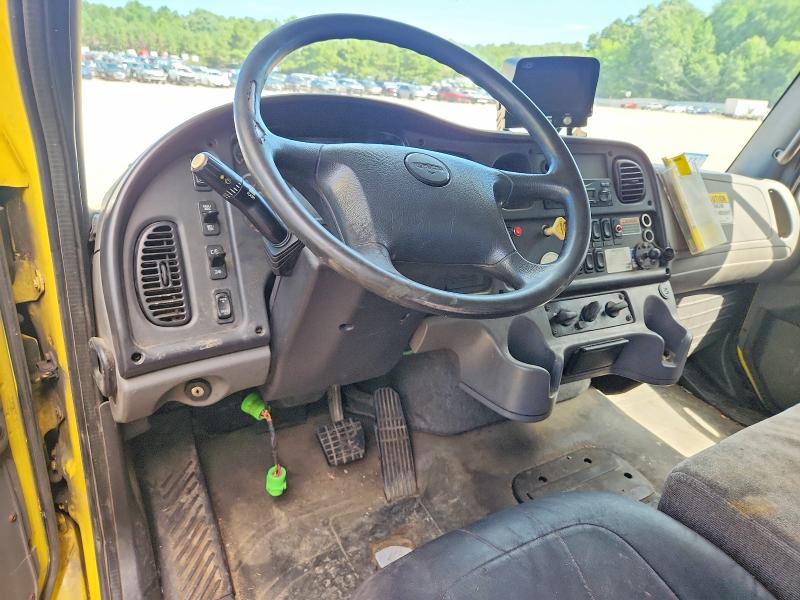 2015 Freightliner M2 VIN 3ALACXDT1FDGB7810 COPART salvage auction — MINOR DENT/SCRATCHES, Va - Clean Title Export Only, sold $4,650 on 2026-09-17 (photo 8)