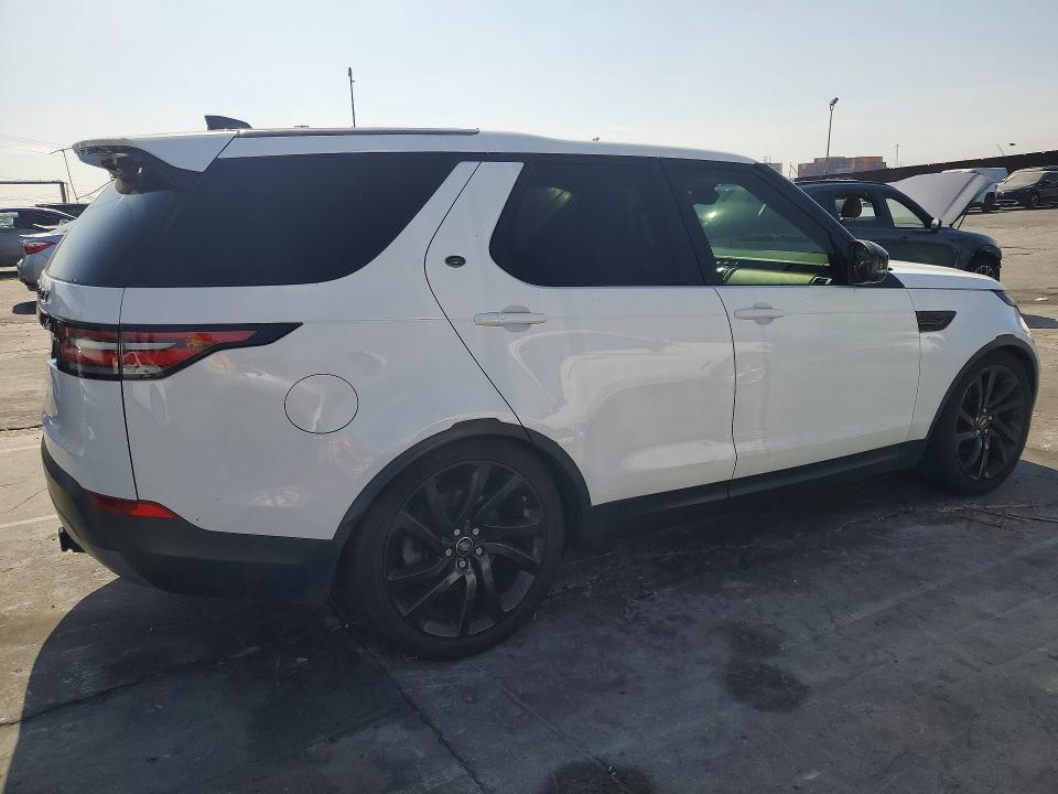 2017 Land rover Discovery VIN SALRHBBV4HA042304 COPART salvage auction — MINOR DENT/SCRATCHES, Salvage Title, sold $1,050 on 2026-08-20 (photo 3)