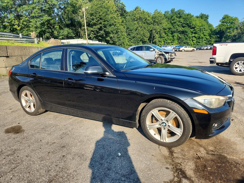 2015 BMW 3er VIN WBA3B3G58FNR87532 COPART salvage auction — MECHANICAL, Ny - Mv-907A Salvage Certificate, sold $1,450 on 2026-08-18 (photo 4)