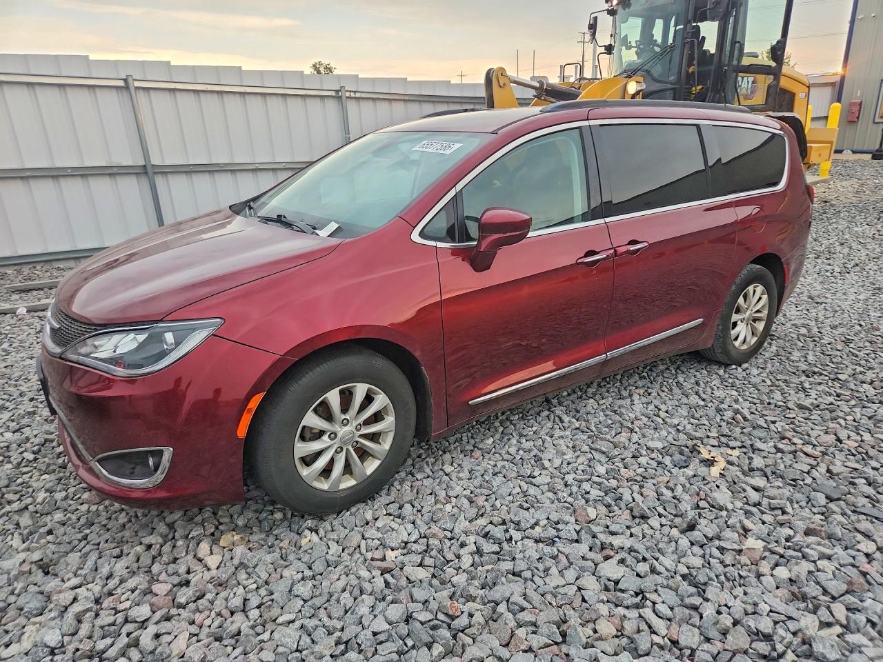 2017 Chrysler Pacifica VIN 2C4RC1BG1HR553692 COPART salvage auction — Mechanical, Ct - Clean Title, sold $1,950 on 2026-09-21 (photo 1)