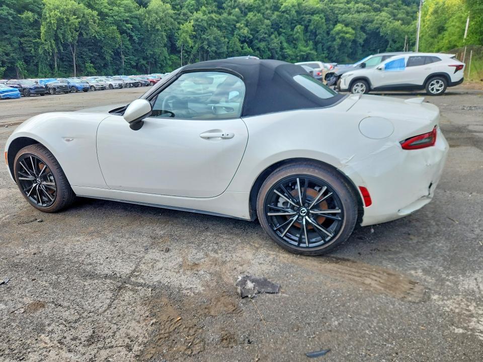 2026 Mazda MX-5 Miata VIN JM1NDAD71T0702663 COPART salvage auction — REAR END, Nj - Cert Of Title-Salvage, sold $9,800 on 2026-09-08 (photo 2)